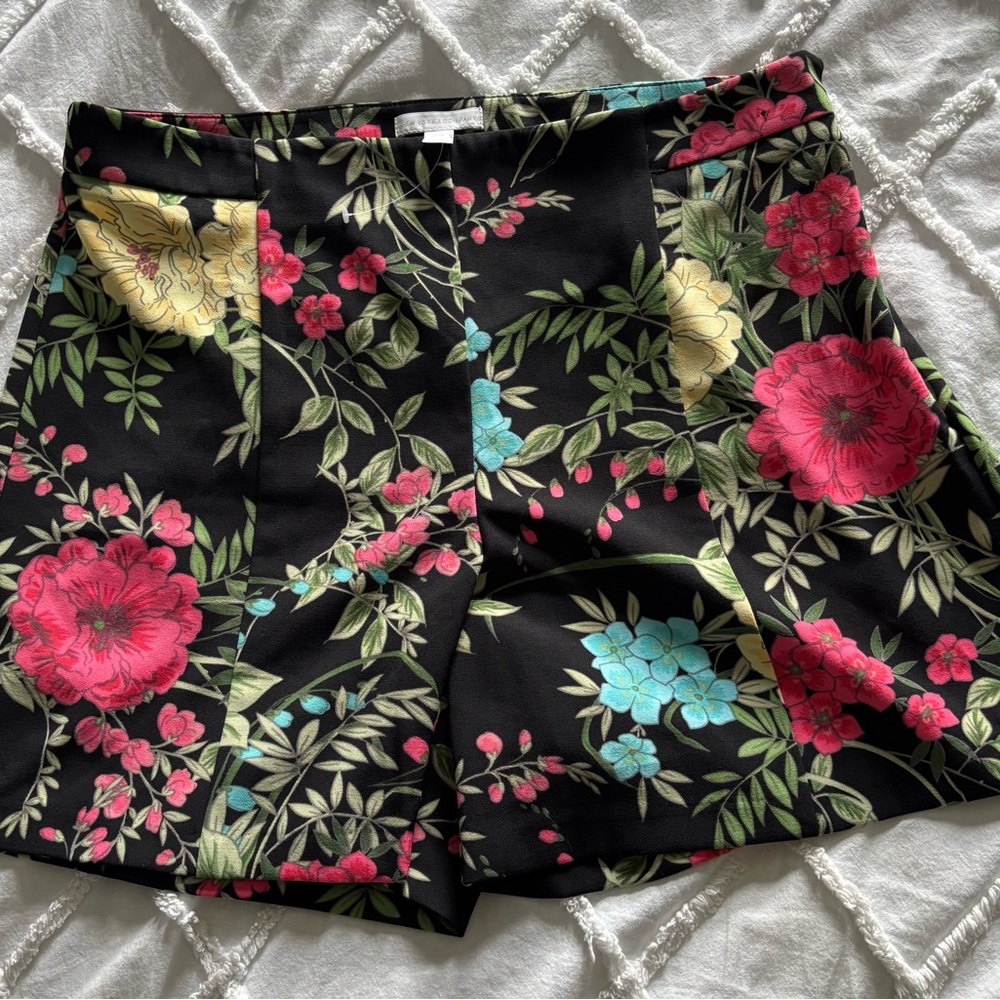 New York & Company High Waist Black and Coral Floral Shorts